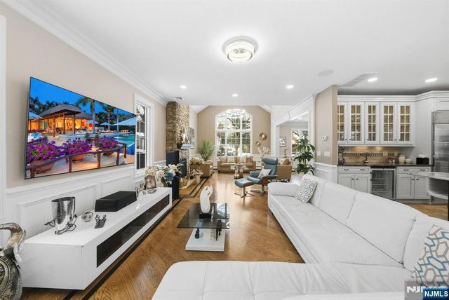 461 Arthur Terrace, Paramus, NJ 07652