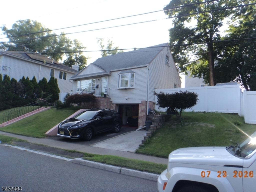 590 River Dr, Passaic City, NJ 07055 — photo 3