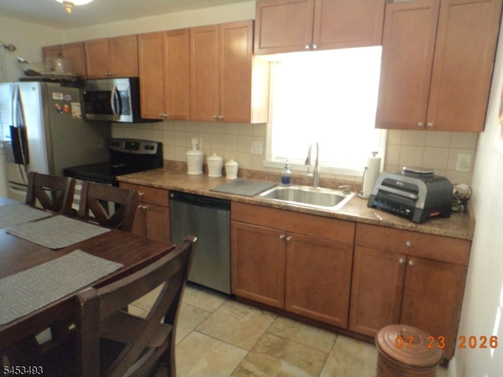 590 River Dr, Passaic City, NJ 07055 — photo 4
