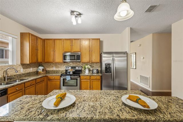422 GRAYSTONE BOULEVARD, Davenport, FL 33837