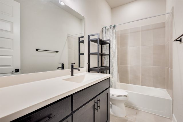 1812 Leo Drive, Van Alstyne, TX 75495