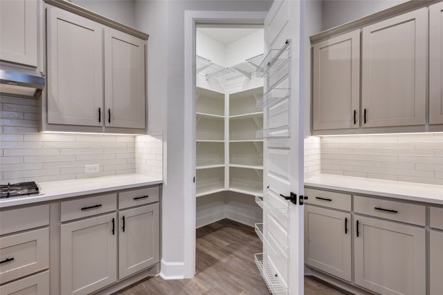 1812 Leo Drive, Van Alstyne, TX 75495