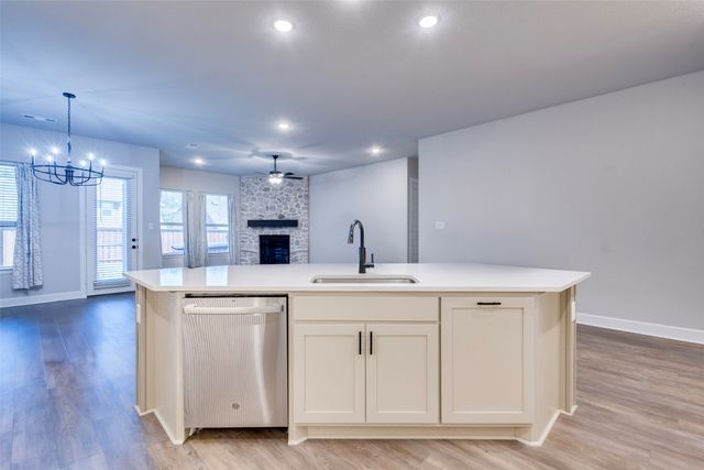 1812 Leo Drive, Van Alstyne, TX 75495