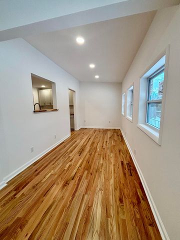 325 Winwood Avenue, St. Joseph, MI 49085