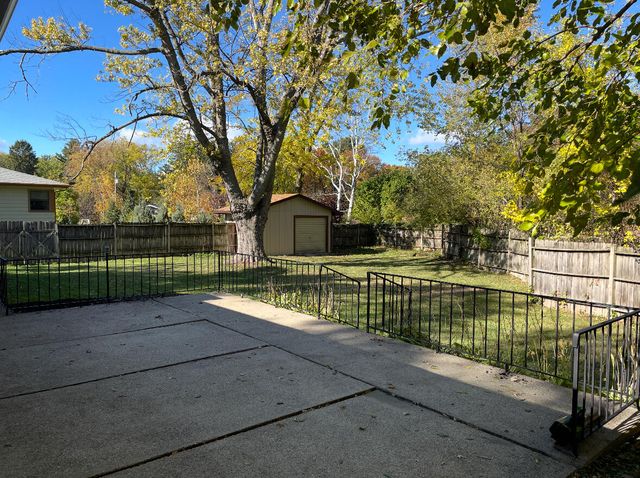 325 Winwood Avenue, St. Joseph, MI 49085