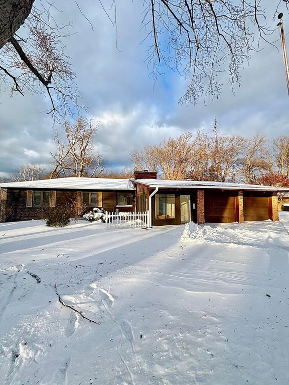 325 Winwood Avenue, St. Joseph, MI 49085