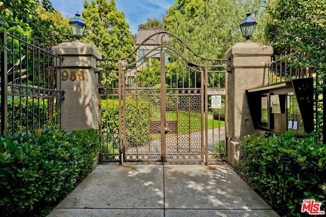 950 N Kings Road 254, West Hollywood, CA 90069