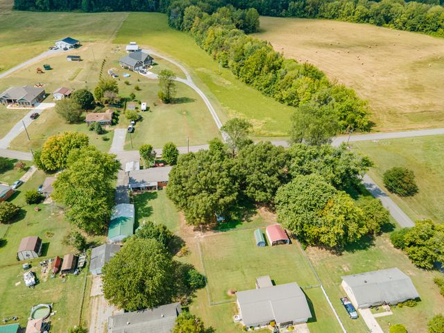 72 Childress Rd, Fayetteville, TN 37334