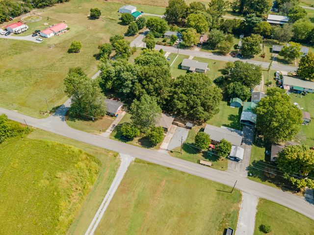 72 Childress Rd, Fayetteville, TN 37334