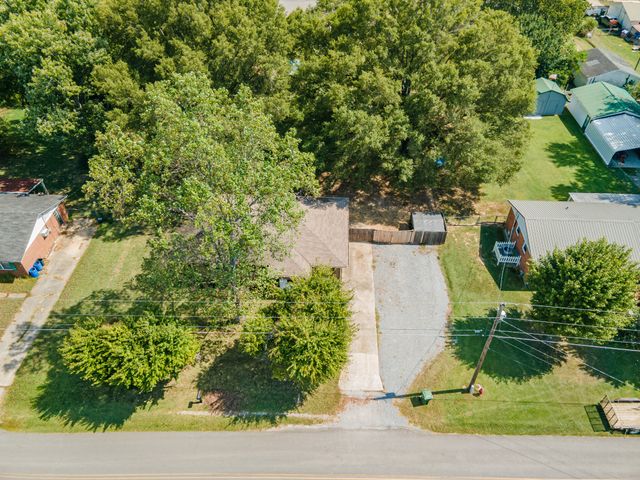 72 Childress Rd, Fayetteville, TN 37334
