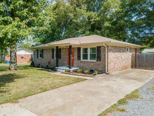 72 Childress Rd, Fayetteville, TN 37334