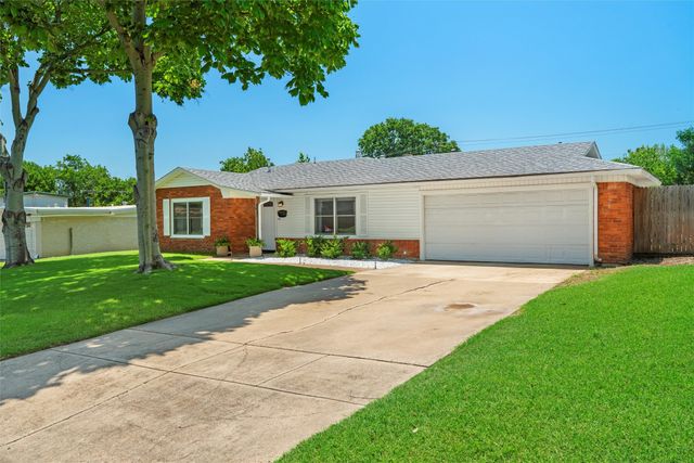 8037 Pinewood Drive, Benbrook, TX 76116