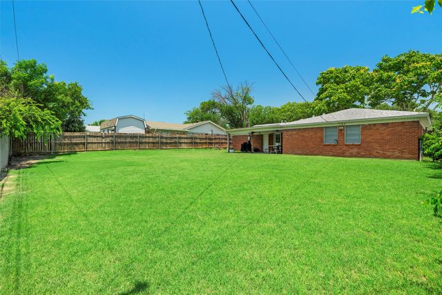 8037 Pinewood Drive, Benbrook, TX 76116