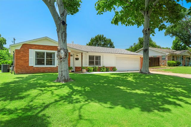 8037 Pinewood Drive, Benbrook, TX 76116