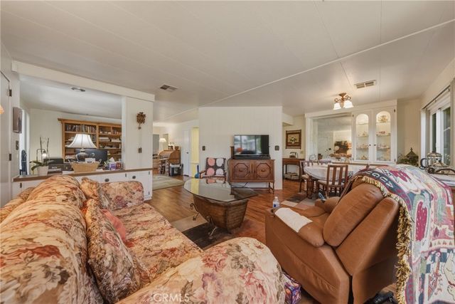 9583 Crestknoll Drive, Calimesa, CA 92320
