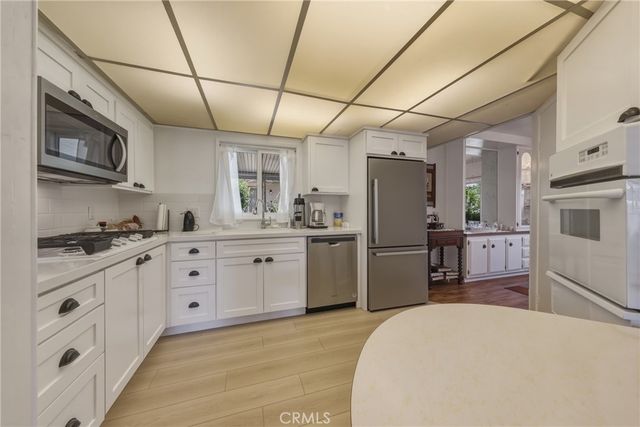 9583 Crestknoll Drive, Calimesa, CA 92320