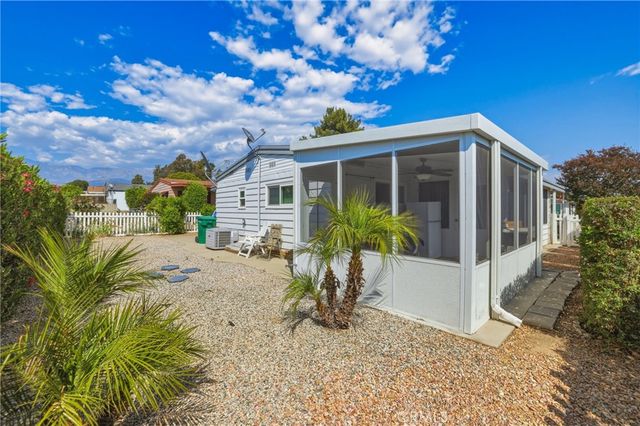 9583 Crestknoll Drive, Calimesa, CA 92320
