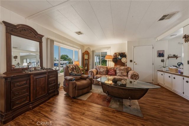 9583 Crestknoll Drive, Calimesa, CA 92320