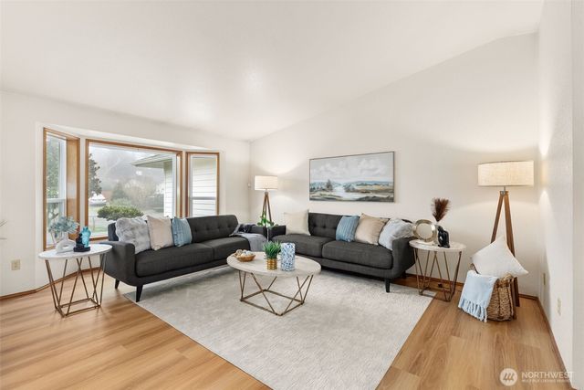 3724 Golden Eagle Loop SE, Olympia, WA 98513