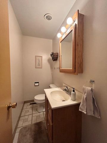 5919 37th AVENUE, Kenosha, WI 53144