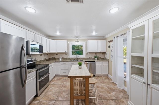 100 Hill Top Court, Willow Park, TX 76087
