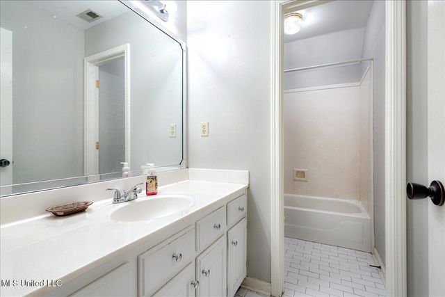 6193 Spring Hill Drive, Olive Branch, MS 38654