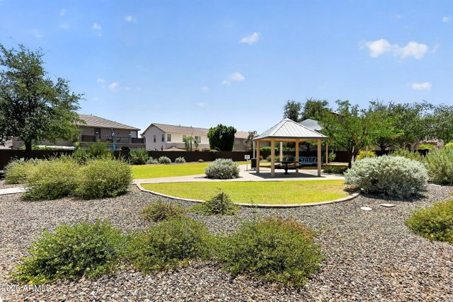 5217 W SPUR Drive, Phoenix, AZ 85083