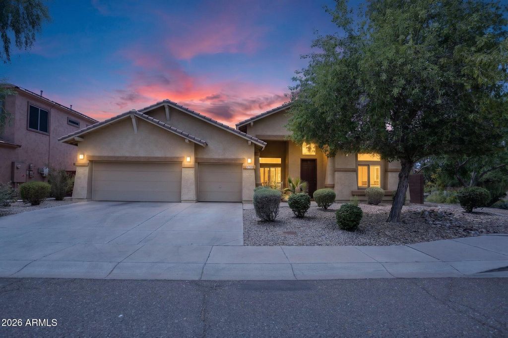 5217 W SPUR Drive, Phoenix, AZ 85083