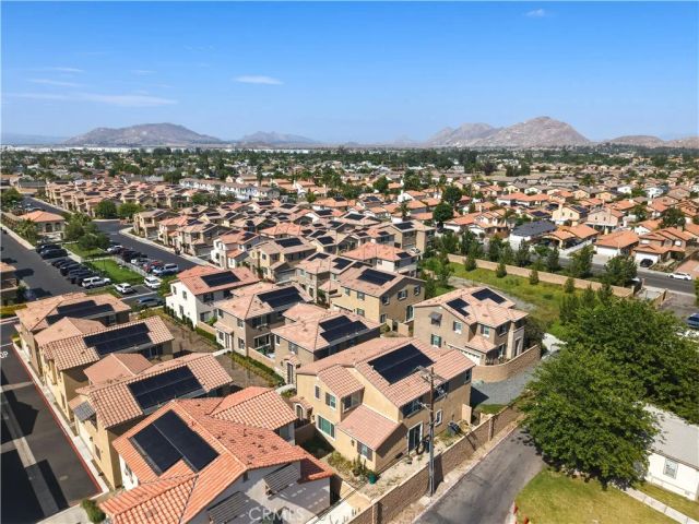 2242 Autumn Court, Perris, CA 92571