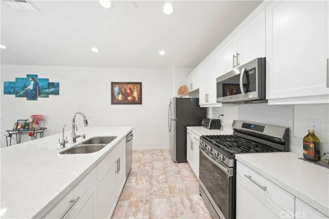 2242 Autumn Court, Perris, CA 92571