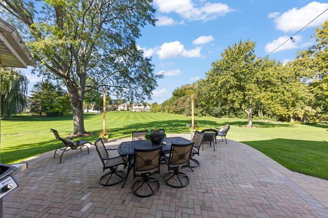 1N210 COVENTRY Drive, Wheaton, IL 60188