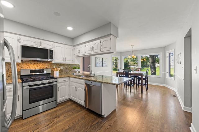 1N210 COVENTRY Drive, Wheaton, IL 60188