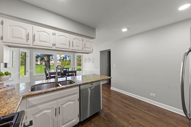1N210 COVENTRY Drive, Wheaton, IL 60188