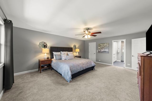 1N210 COVENTRY Drive, Wheaton, IL 60188