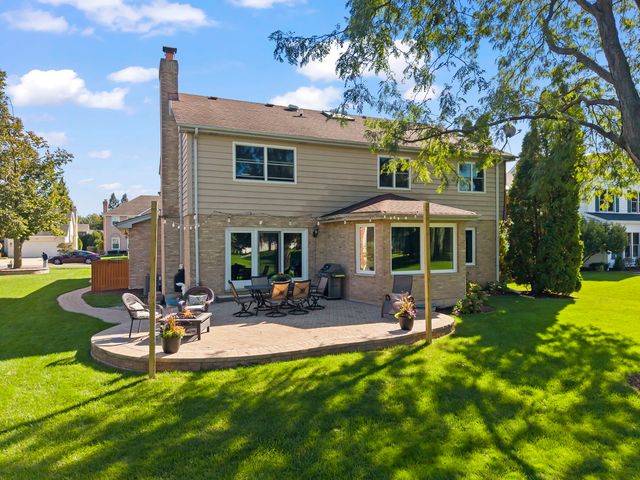1N210 COVENTRY Drive, Wheaton, IL 60188