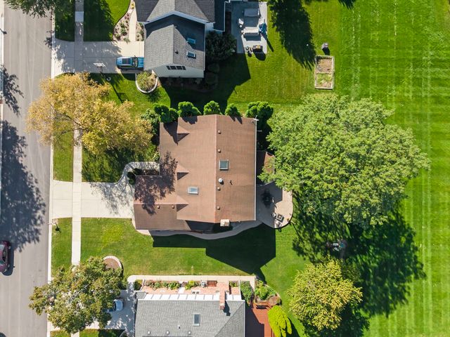 1N210 COVENTRY Drive, Wheaton, IL 60188