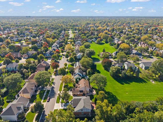 1N210 COVENTRY Drive, Wheaton, IL 60188