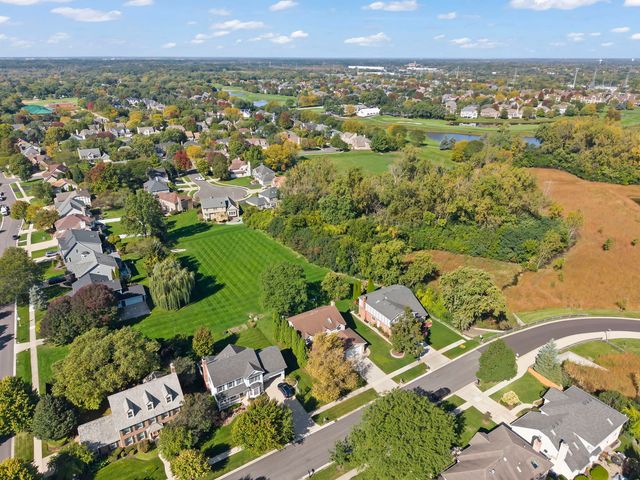 1N210 COVENTRY Drive, Wheaton, IL 60188
