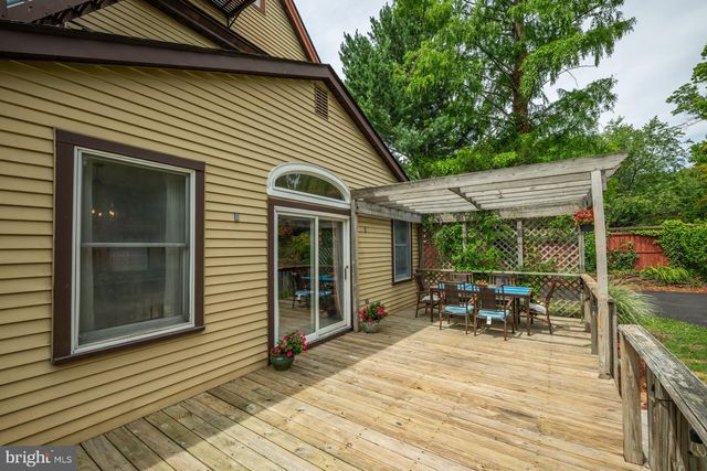 814 N PENNSYLVANIA AVE, Yardley, PA 19067