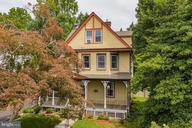 814 N PENNSYLVANIA AVE, Yardley, PA 19067
