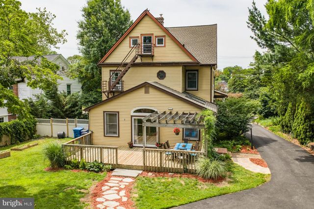814 N PENNSYLVANIA AVE, Yardley, PA 19067