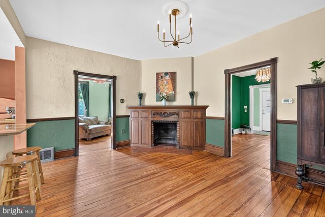 814 N PENNSYLVANIA AVE, Yardley, PA 19067