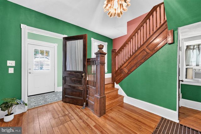 814 N PENNSYLVANIA AVE, Yardley, PA 19067