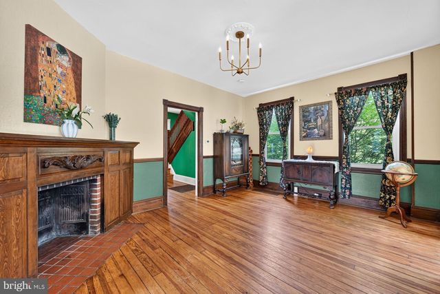 814 N PENNSYLVANIA AVE, Yardley, PA 19067