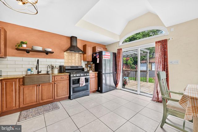 814 N PENNSYLVANIA AVE, Yardley, PA 19067