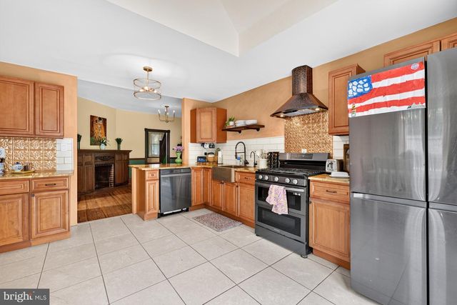 814 N PENNSYLVANIA AVE, Yardley, PA 19067