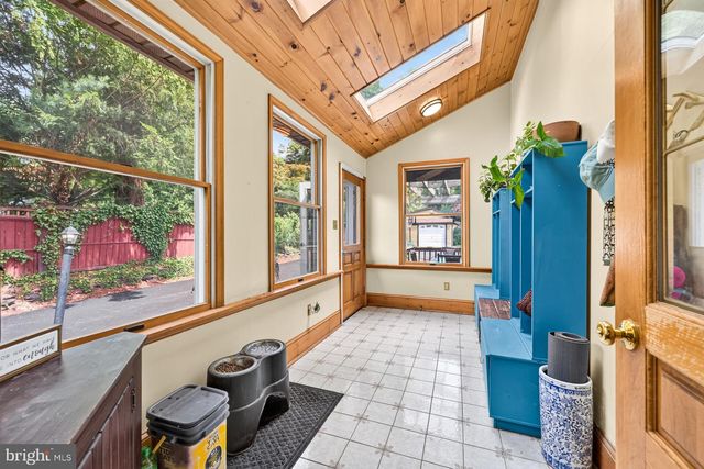 814 N PENNSYLVANIA AVE, Yardley, PA 19067