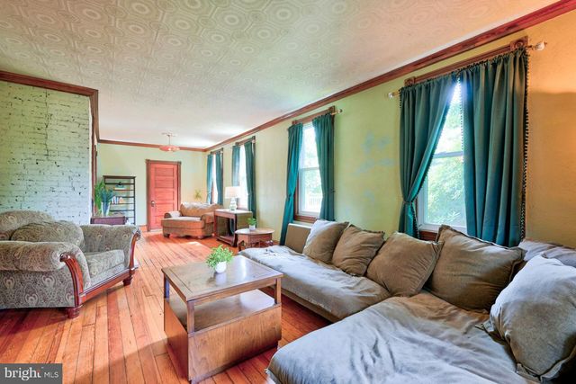 814 N PENNSYLVANIA AVE, Yardley, PA 19067