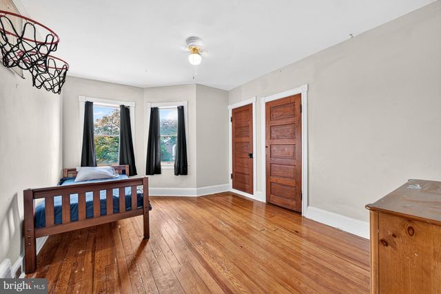 814 N PENNSYLVANIA AVE, Yardley, PA 19067