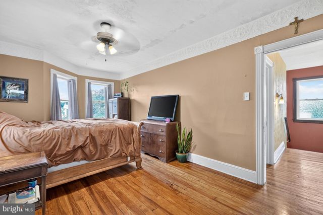 814 N PENNSYLVANIA AVE, Yardley, PA 19067
